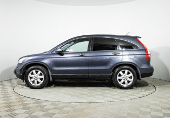 Подержанный автомобиль Honda CR-V 2008 года (8 фото)