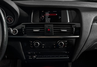 Подержанный автомобиль BMW X3 2015 года (16 фото)