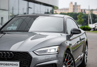 Подержанный автомобиль Audi A5 Coupe 2019 года (2 фото)