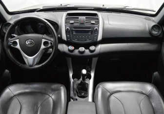 Подержанный автомобиль Lifan X60 2015 года (14 фото)
