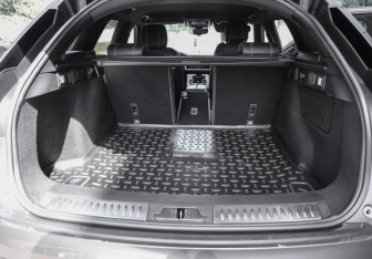 Подержанный автомобиль Land Rover Range Rover Velar 2017 года (37 фото)