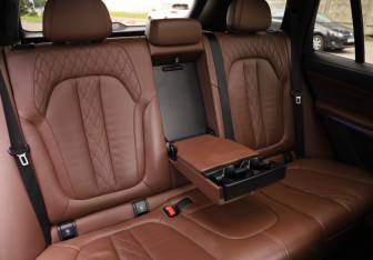 Подержанный автомобиль BMW X5 2021 года (34 фото)