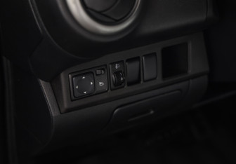 Подержанный автомобиль Nissan Note 2008 года (16 фото)