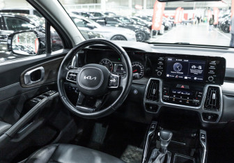 Подержанный автомобиль Kia Sorento 2022 года (16 фото)