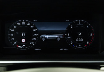 Подержанный автомобиль Land Rover Range Rover 2018 года (12 фото)