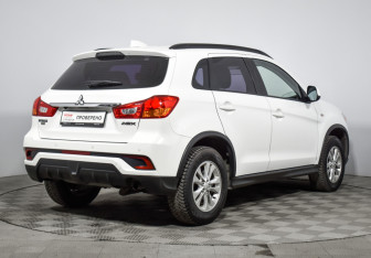 Подержанный автомобиль Mitsubishi ASX 2018 года (5 фото)