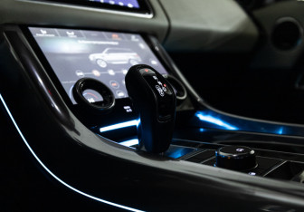 Подержанный автомобиль Land Rover Range Rover Sport 2018 года (30 фото)