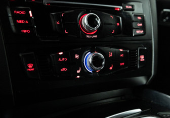 Подержанный автомобиль Audi Q5 2013 года (18 фото)