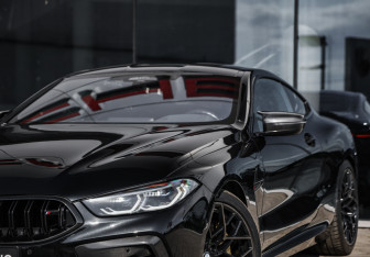 Подержанный автомобиль BMW M8 Coupe 2023 года (2 фото)