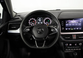 Подержанный автомобиль Skoda Rapid Liftback 2021 года (10 фото)