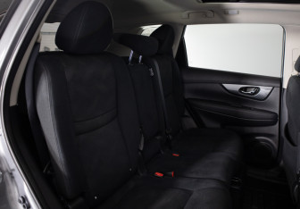 Подержанный автомобиль Nissan X-Trail 2015 года (18 фото)