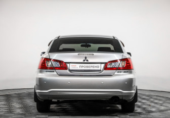 Подержанный автомобиль Mitsubishi Galant Sedan 2008 года (6 фото)