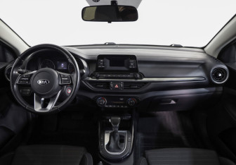 Подержанный автомобиль Kia Cerato Sedan 2019 года (9 фото)