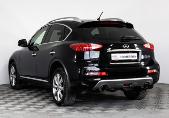 Подержанный автомобиль Infiniti QX50 2017 года (7 фото)