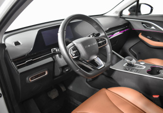 Подержанный автомобиль Omoda C5 2023 года (9 фото)