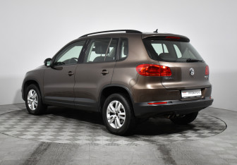 Подержанный автомобиль Volkswagen Tiguan 2015 года (7 фото)