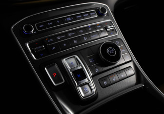 Подержанный автомобиль Hyundai Santa Fe 2021 года (17 фото)