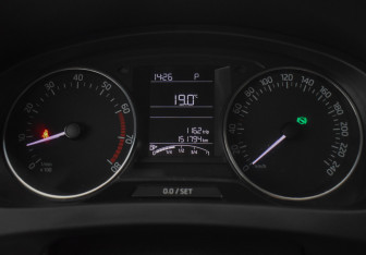 Подержанный автомобиль Skoda Rapid Liftback 2016 года (17 фото)