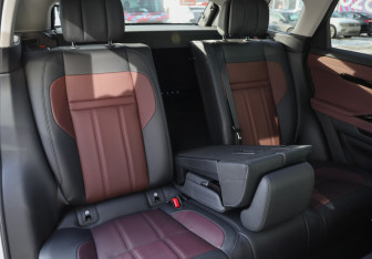 Подержанный автомобиль Land Rover Range Rover Evoque 2024 года (34 фото)