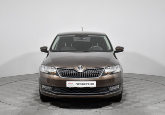 Подержанный автомобиль Skoda Rapid Liftback 2018 года (2 фото)