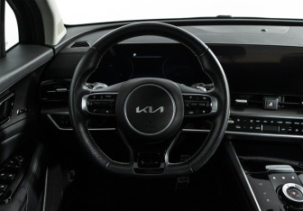 Подержанный автомобиль Kia Sportage 2023 года (5 фото)