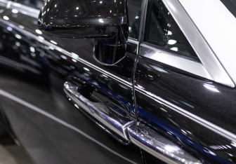 Подержанный автомобиль Rolls-Royce Wraith 2016 года (23 фото)