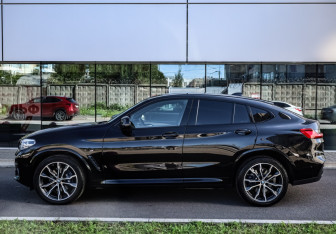 Подержанный автомобиль BMW X4 2020 года (8 фото)