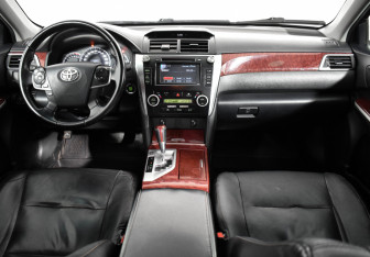Подержанный автомобиль Toyota Camry Sedan 2013 года (11 фото)
