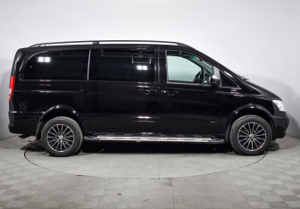 Подержанный автомобиль Mercedes-Benz Viano 2013 года (4 фото)