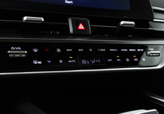 Подержанный автомобиль Kia Sportage 2023 года (18 фото)