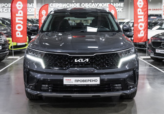 Подержанный автомобиль Kia Sorento 2022 года (3 фото)