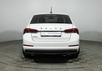 Подержанный автомобиль Skoda Rapid Liftback 2020 года (6 фото)