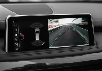 Подержанный автомобиль BMW X5 2017 года (19 фото)