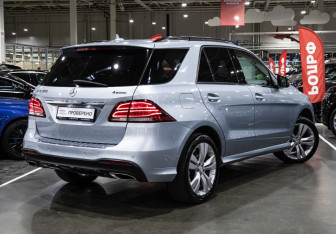 Подержанный автомобиль Mercedes-Benz GLE 2016 года (6 фото)