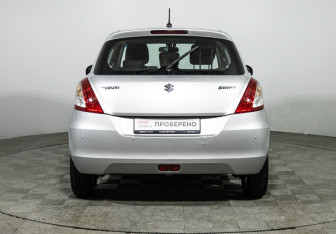 Подержанный автомобиль Suzuki Swift Hatchback 2011 года (6 фото)