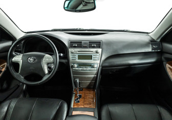 Подержанный автомобиль Toyota Camry Sedan 2008 года (13 фото)