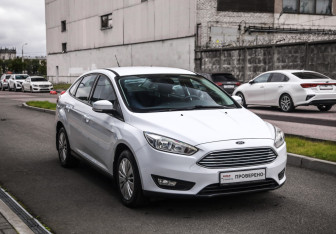Подержанный автомобиль Ford Focus Sedan 2018 года (5 фото)