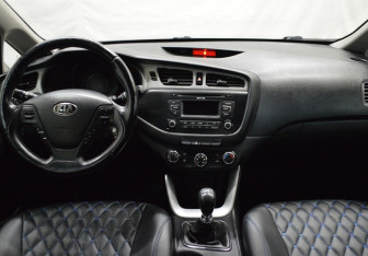 Подержанный автомобиль Kia Ceed Wagon 2013 года (13 фото)