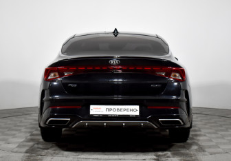 Подержанный автомобиль Kia K5 2020 года (6 фото)