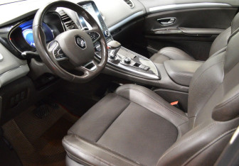 Подержанный автомобиль Renault Espace 2016 года (10 фото)