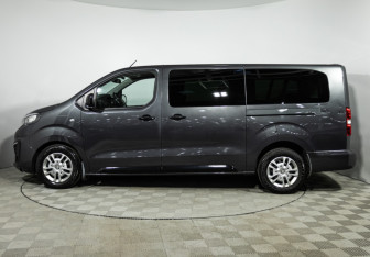 Подержанный автомобиль Peugeot Traveller 2021 года (8 фото)