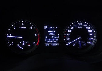 Подержанный автомобиль Hyundai Tucson 2017 года (12 фото)