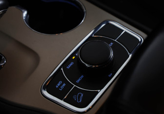 Подержанный автомобиль Jeep Grand Cherokee 2013 года (20 фото)