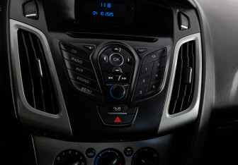 Подержанный автомобиль Ford Focus Hatchback 2014 года (15 фото)