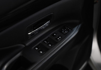 Подержанный автомобиль Mitsubishi Outlander 2015 года (23 фото)