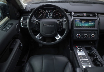 Подержанный автомобиль Land Rover Discovery 2019 года (12 фото)
