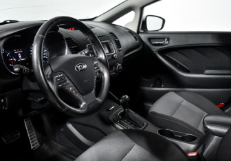 Подержанный автомобиль Kia Cerato Sedan 2013 года (9 фото)