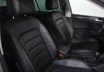 Подержанный автомобиль Volkswagen Tiguan 2019 года (24 фото)