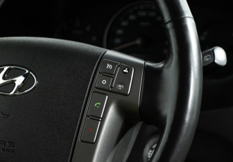 Подержанный автомобиль Hyundai H-1 2016 года (18 фото)