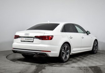 Подержанный автомобиль Audi A4 Sedan 2019 года (5 фото)